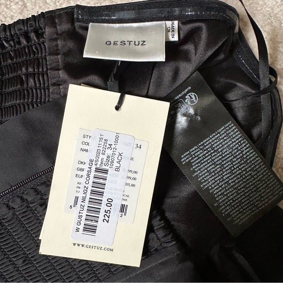 NiliaGZ Top | Gestuz - Picture 8 of 8